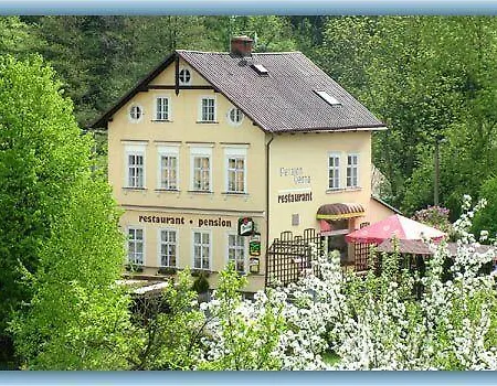 Pensjonat A Restaurant Vesna - Ceske Svycarsko Srbská Kamenice
